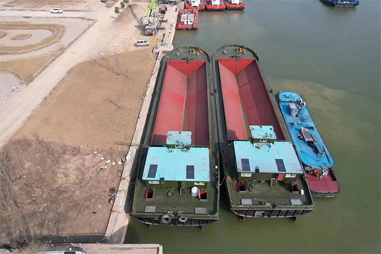 Sà lan phễu chia đôi cải thiện hiệu quả nạo vét và vận chuyển vật liệu hàng hải như thế nào?